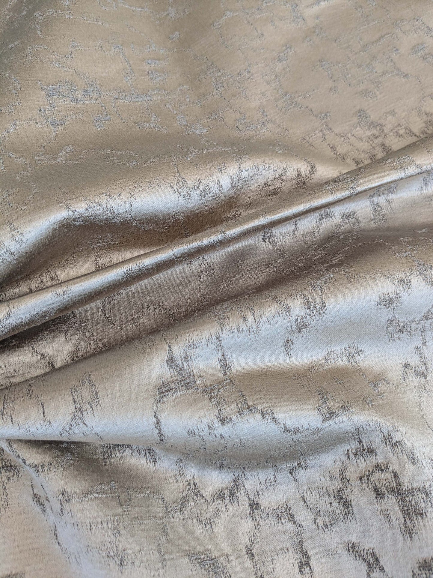 20 EV37 27" x 27" Aldeco Misty Greige Gray Abstract Small Jacquard