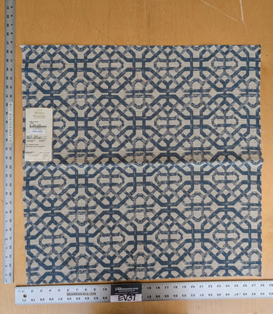 21 EV37 26" x 27" Old World Weavers Porta Fregio Ming Blue White Cream Jacquard Geometric  Lattice Fretwork