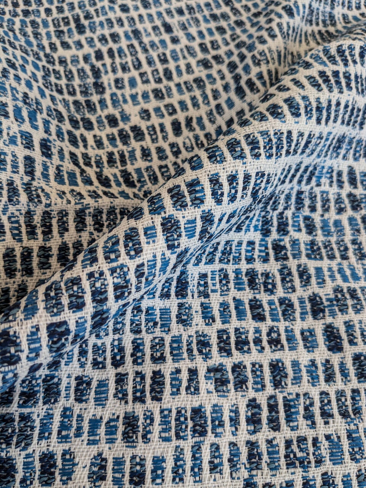 24 EV37 26" x 26" Old World Weavers Colfax Marine Blue White Outdoor Small Scale Texture