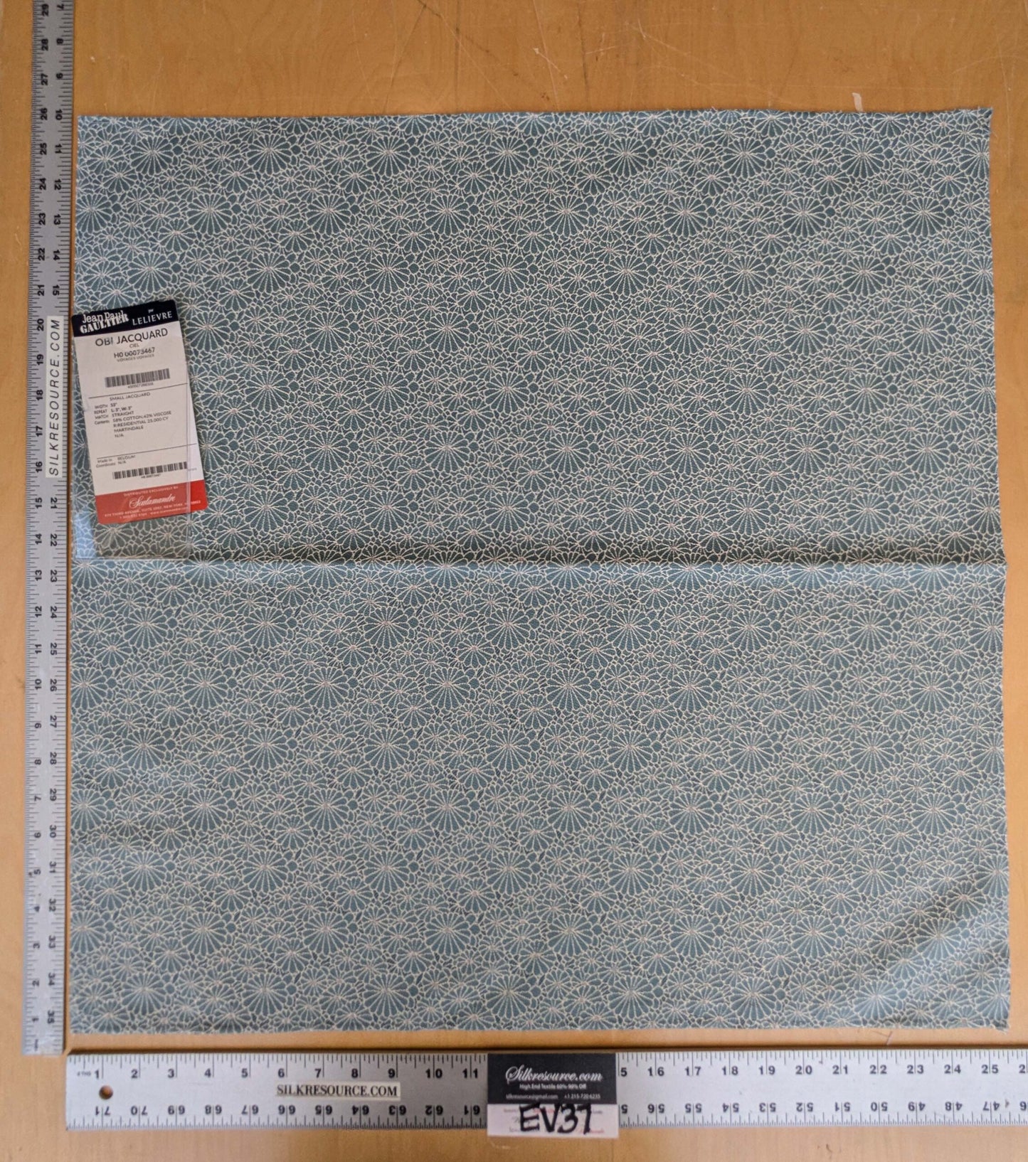 41 EV37 25" x 25" Jean Paul Gaultier Obi Jacquard Ciel Light Blue White