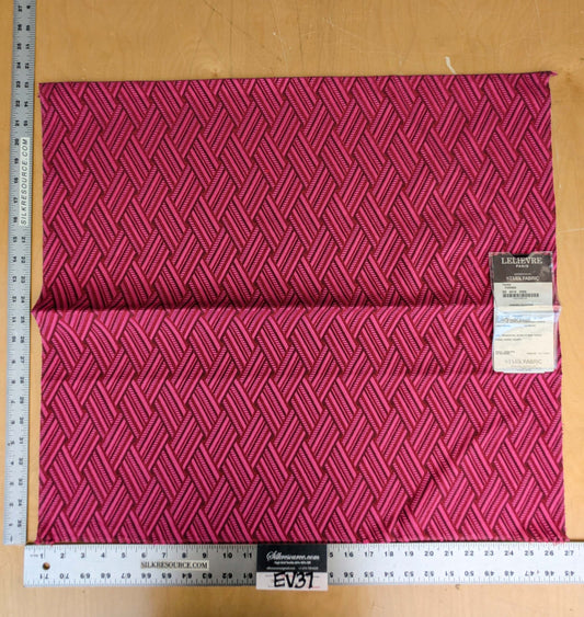 47 EV37 23" x 26" Lelievre Paris Vacoa Fuchsia Pink Diamond Ogee Viscose MSRP USD354/y