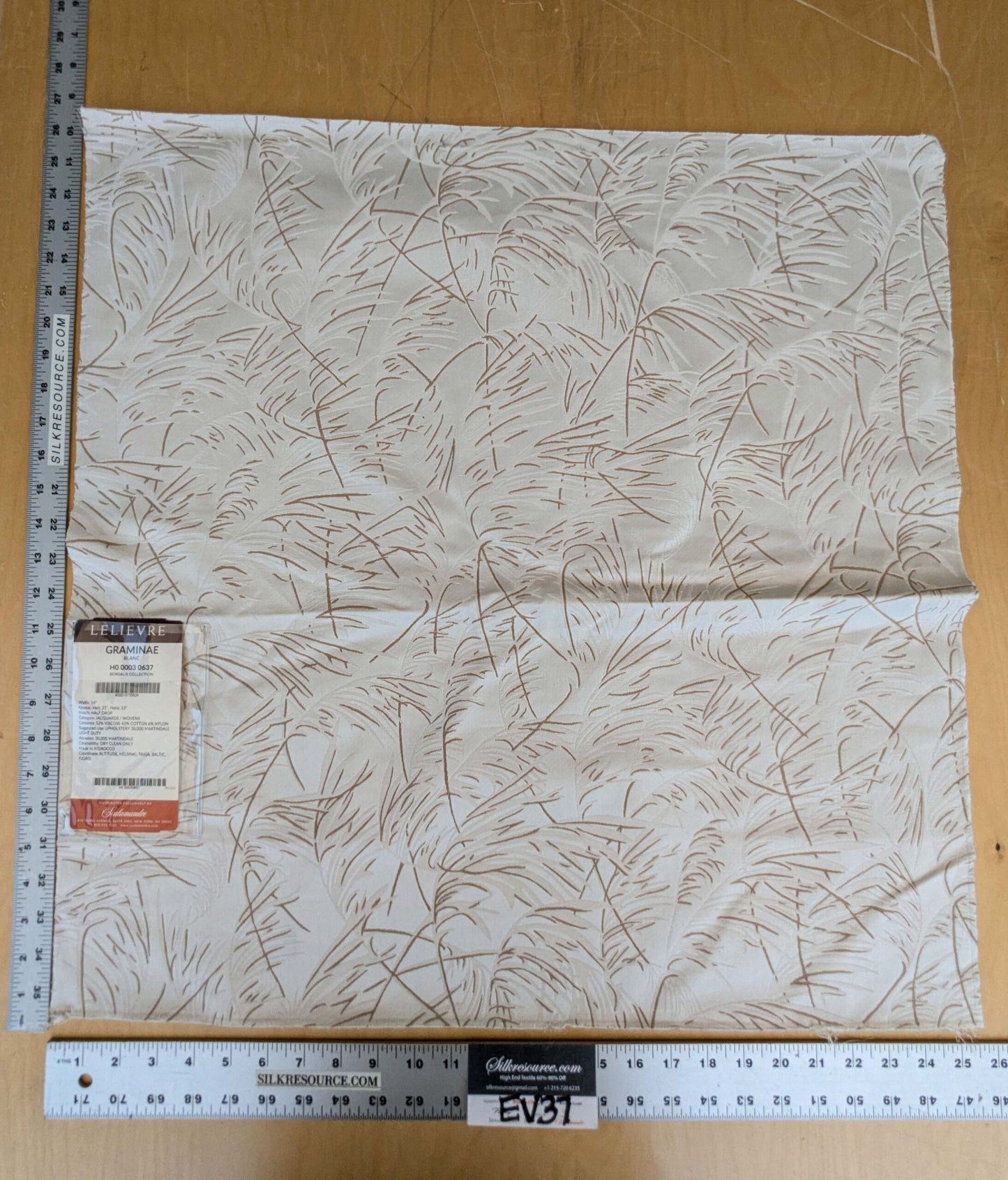 60 EV37 26" x 25" Lelievre Paris Graminae Blanc White Beige Jacquard Woven