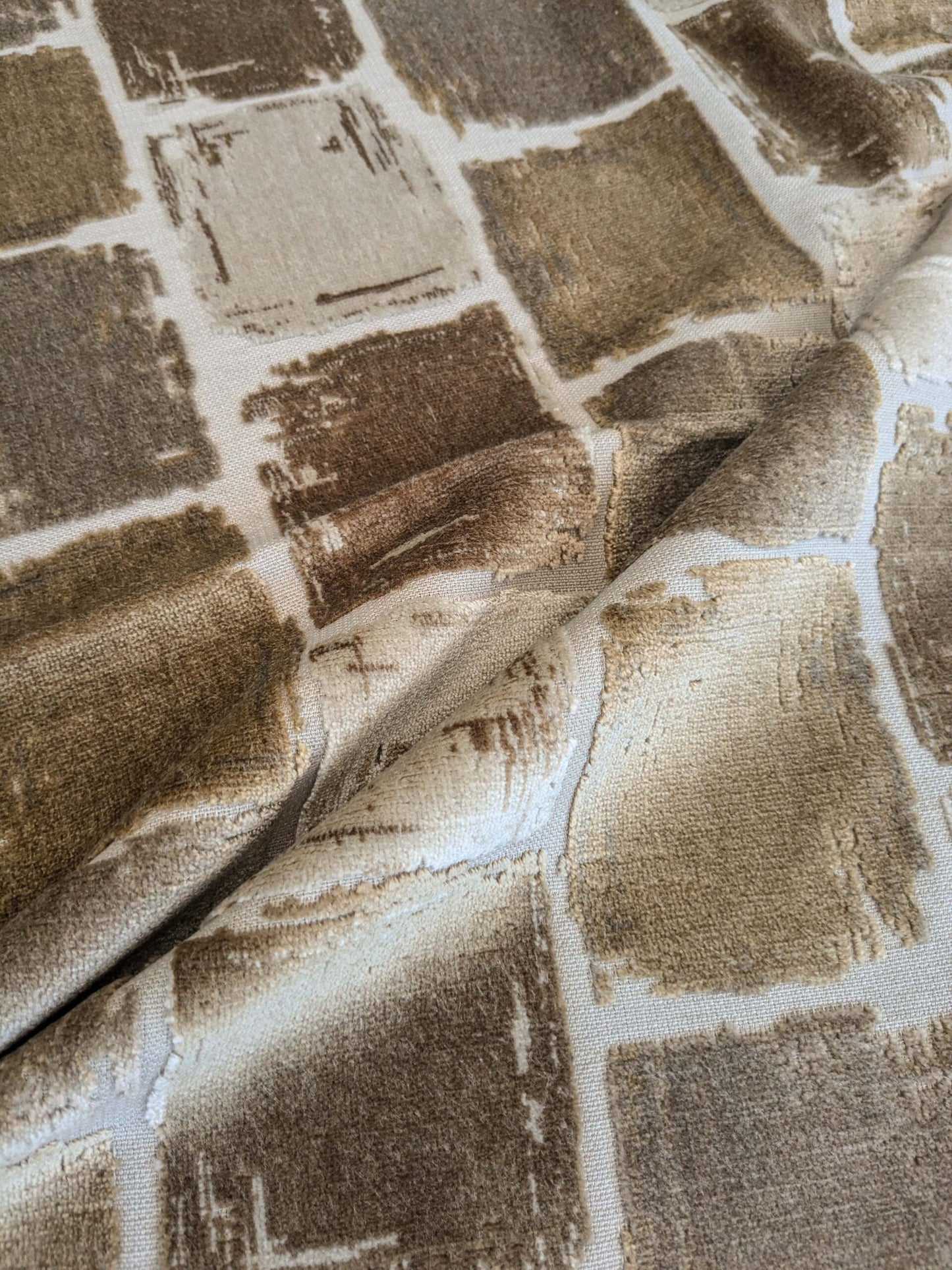 71 EV37 27" x 27" Fonthill Castellina Travertine Cut Velvet Brown Abstract Geometric MSRP USD296/y