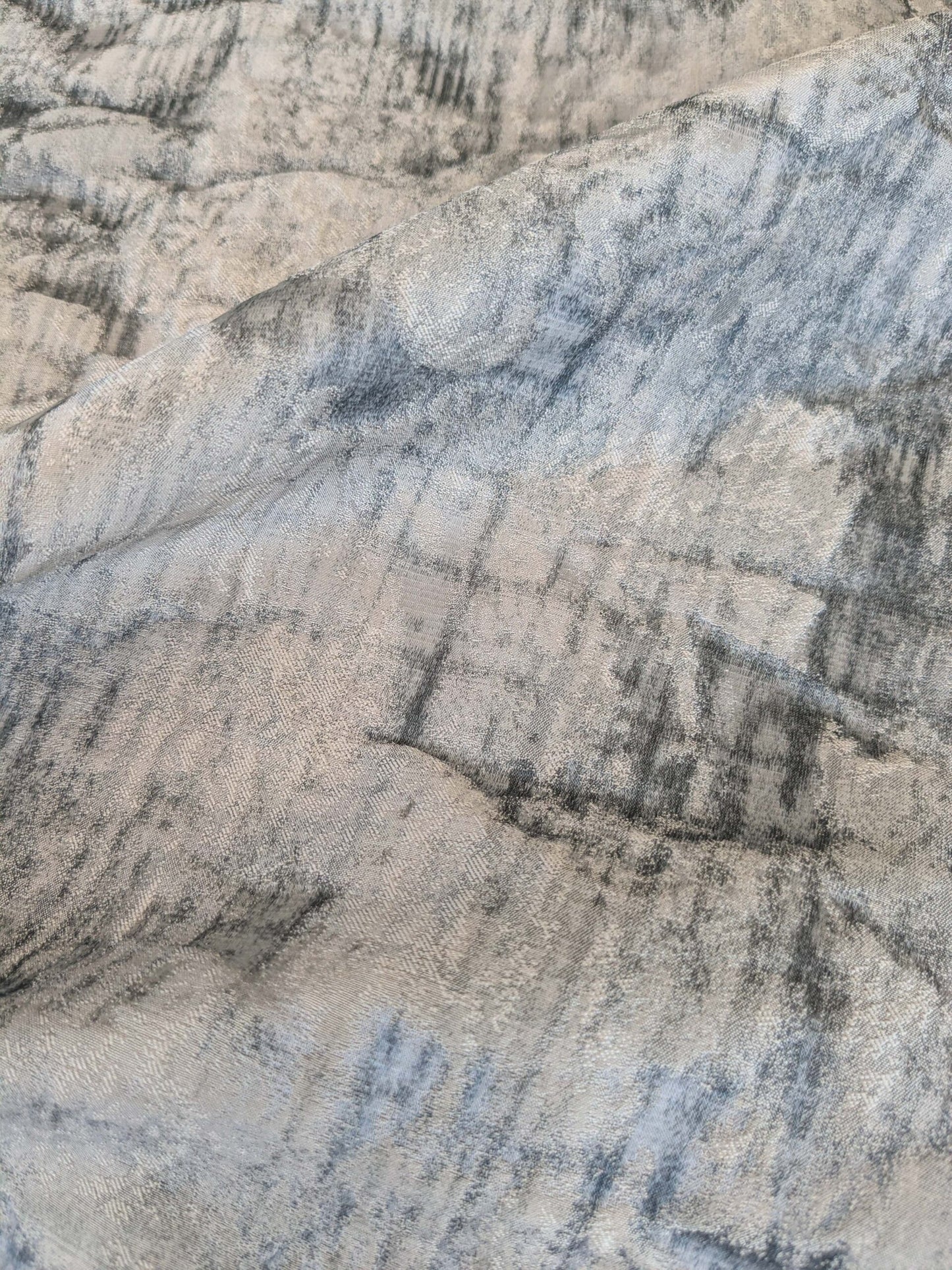 81 EV37 26" x 27" Old World Weavers Trilussa Dove Light Gray Abstract Large Jacquard