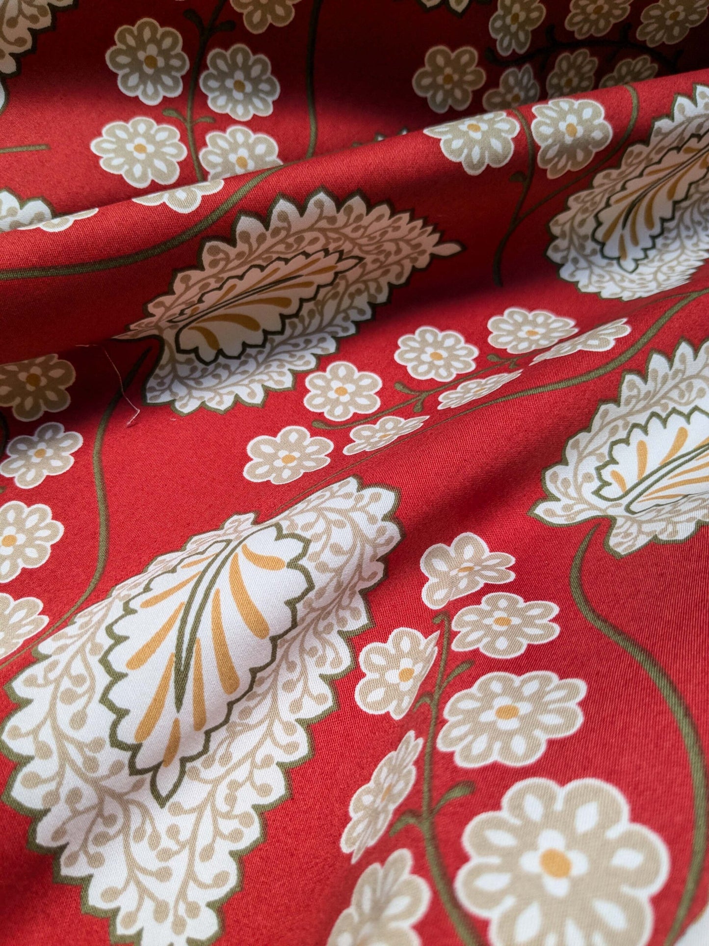 By Yd Scalamandre Winslett Red Brown White  Hand Printed in Italy MSRP$160/Y