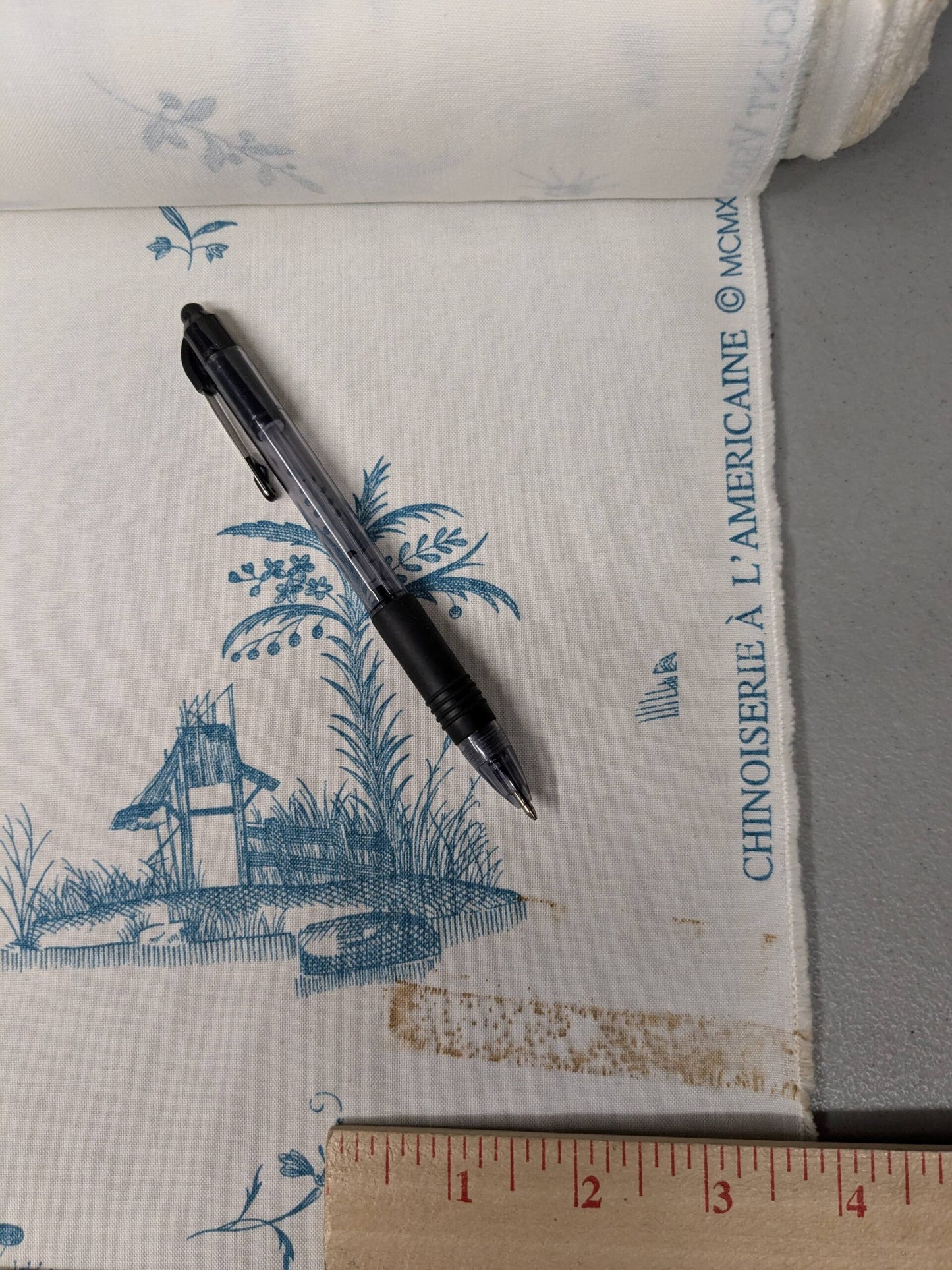 Brunschwig &amp; Fils Chinoisere A L'americaine Toile Aqua Blue White Bird Animal  Flora and Fauna from Mount Vernon Toile de jouy