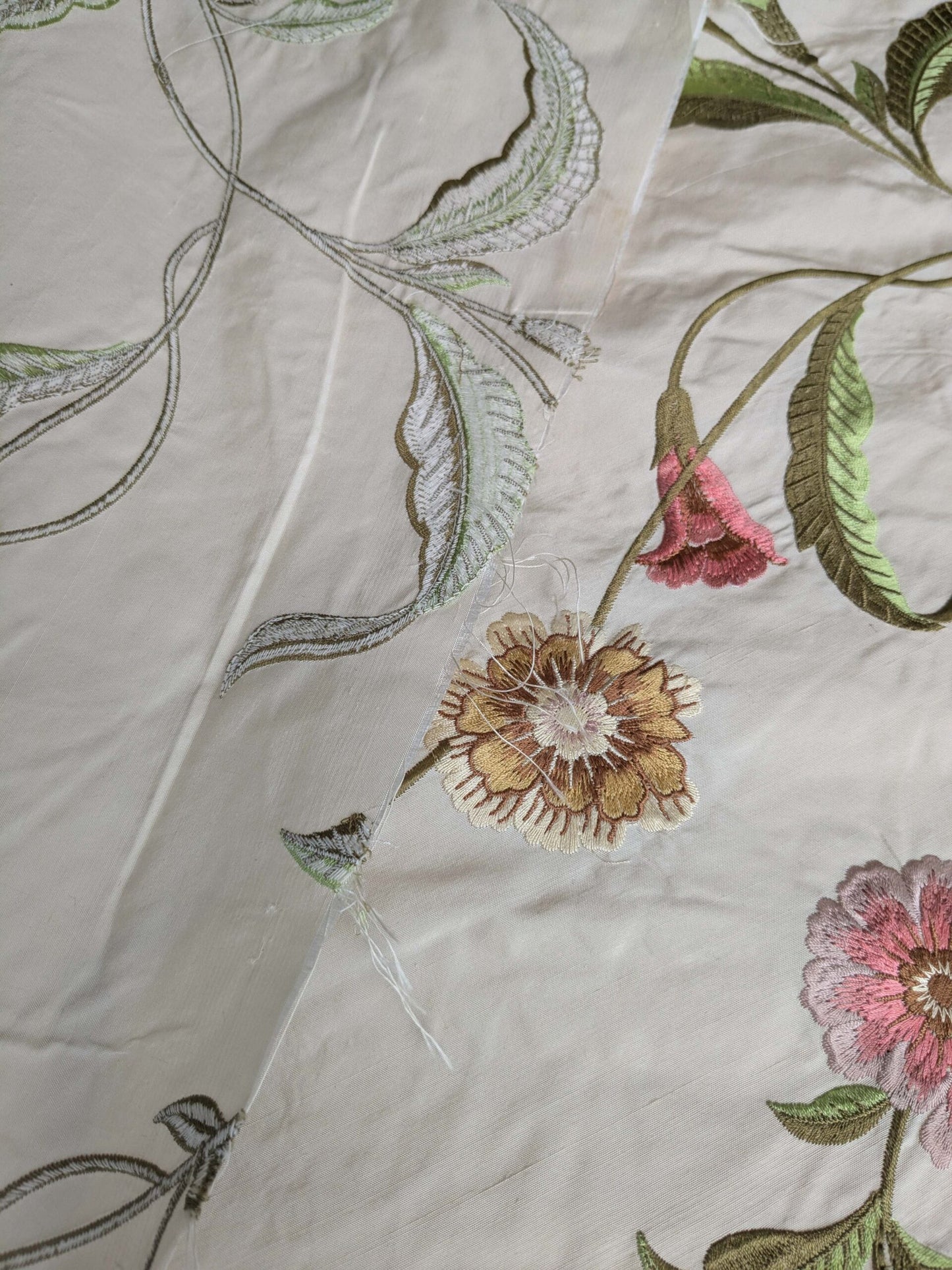 2.4y Scalamandre Floral Botanical Beige Green Pink French Court Historic Embroidery DEFECT!