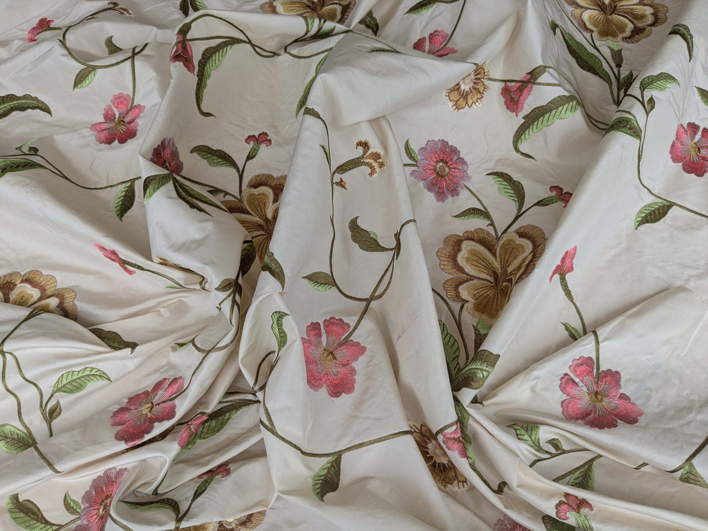 2.4y Scalamandre Floral Botanical Beige Green Pink French Court Historic Embroidery DEFECT!