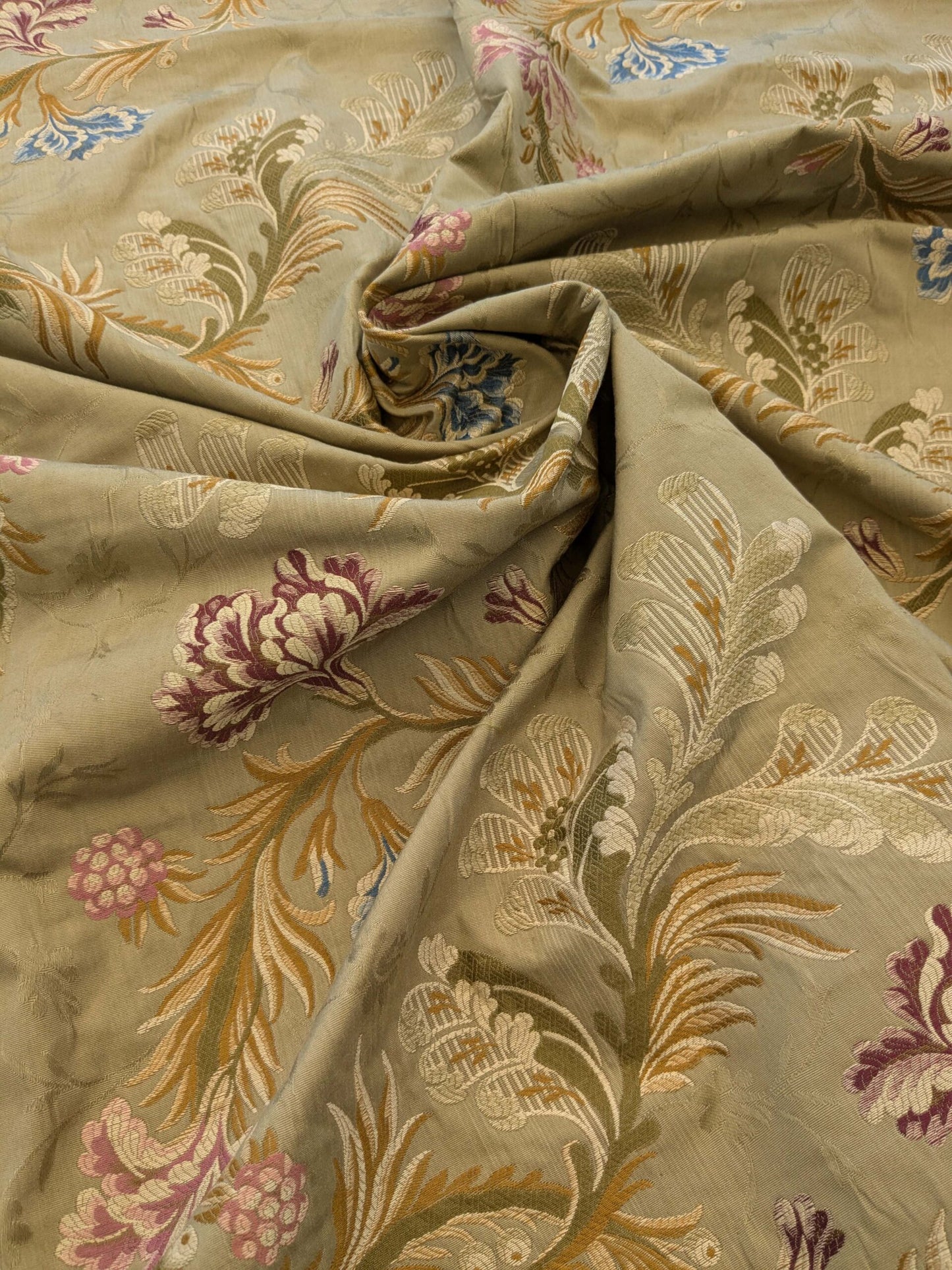 1.5y Old World Weaver VIVIANA French Lace Carnation Lampas Brown MSRP USD328/Y