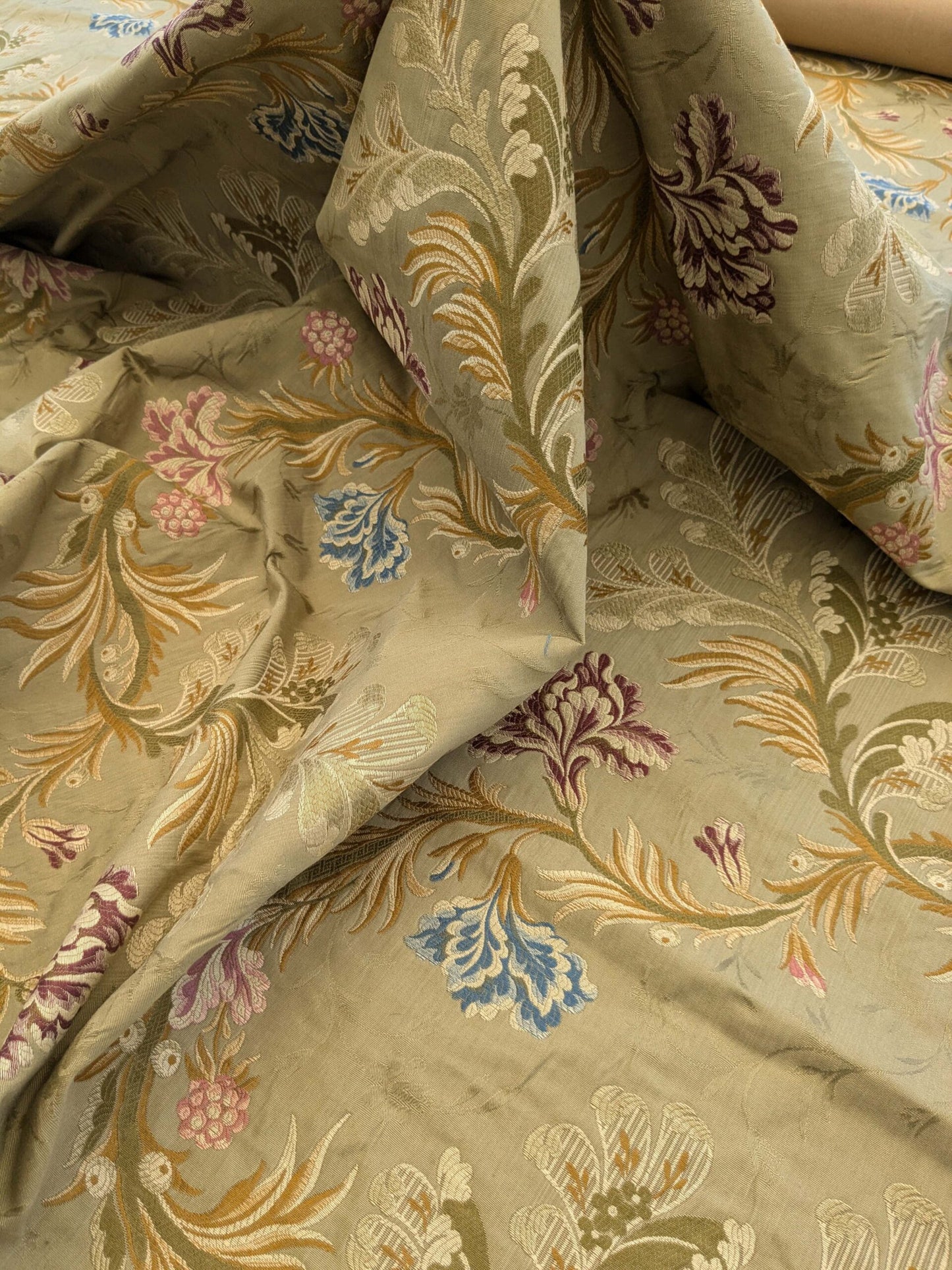 1.5y Old World Weaver VIVIANA French Lace Carnation Lampas Brown MSRP USD328/Y