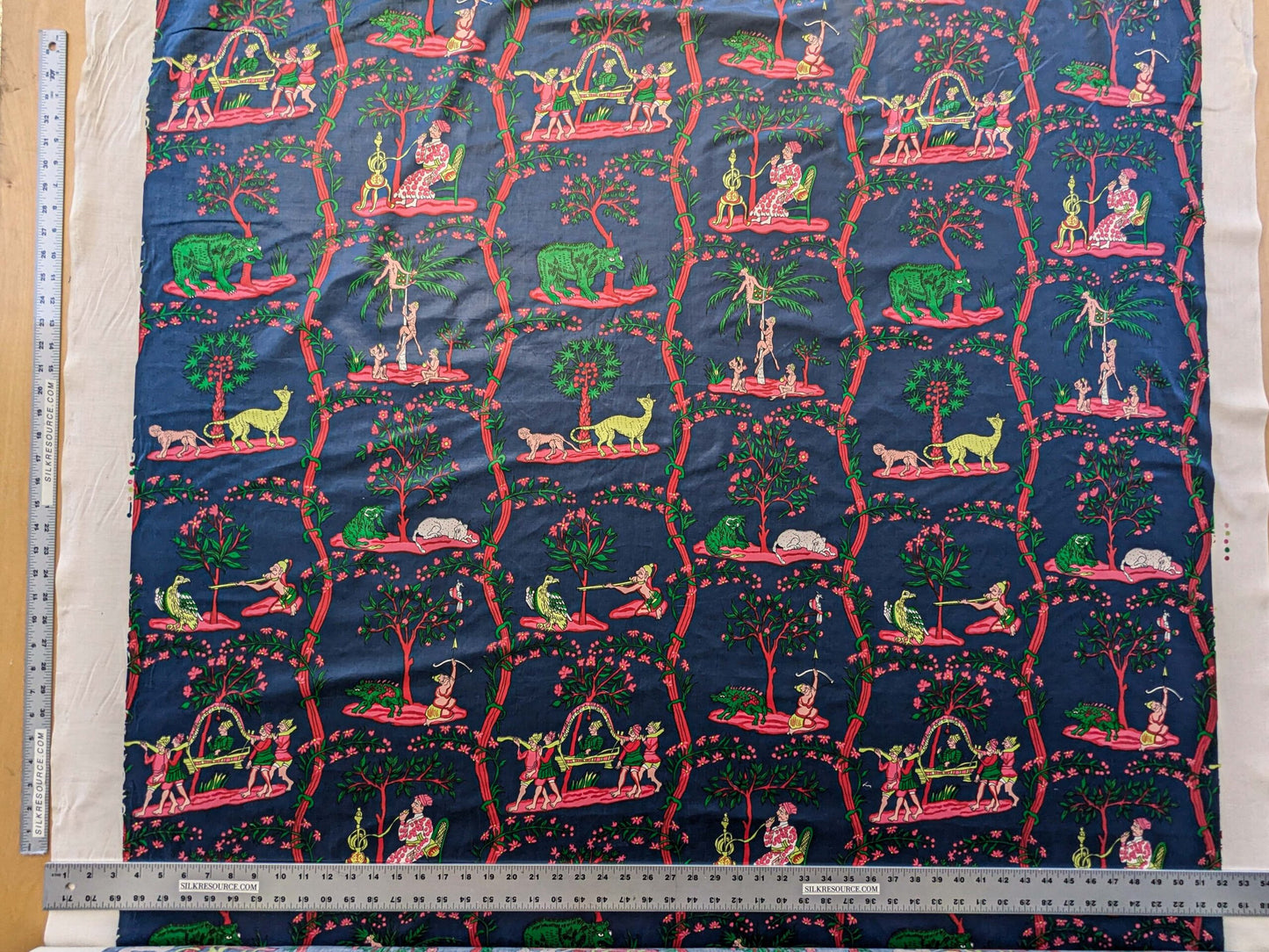 2.8y Scalamanndre Animals Figurative Tiger Botanical Red Green on Blue