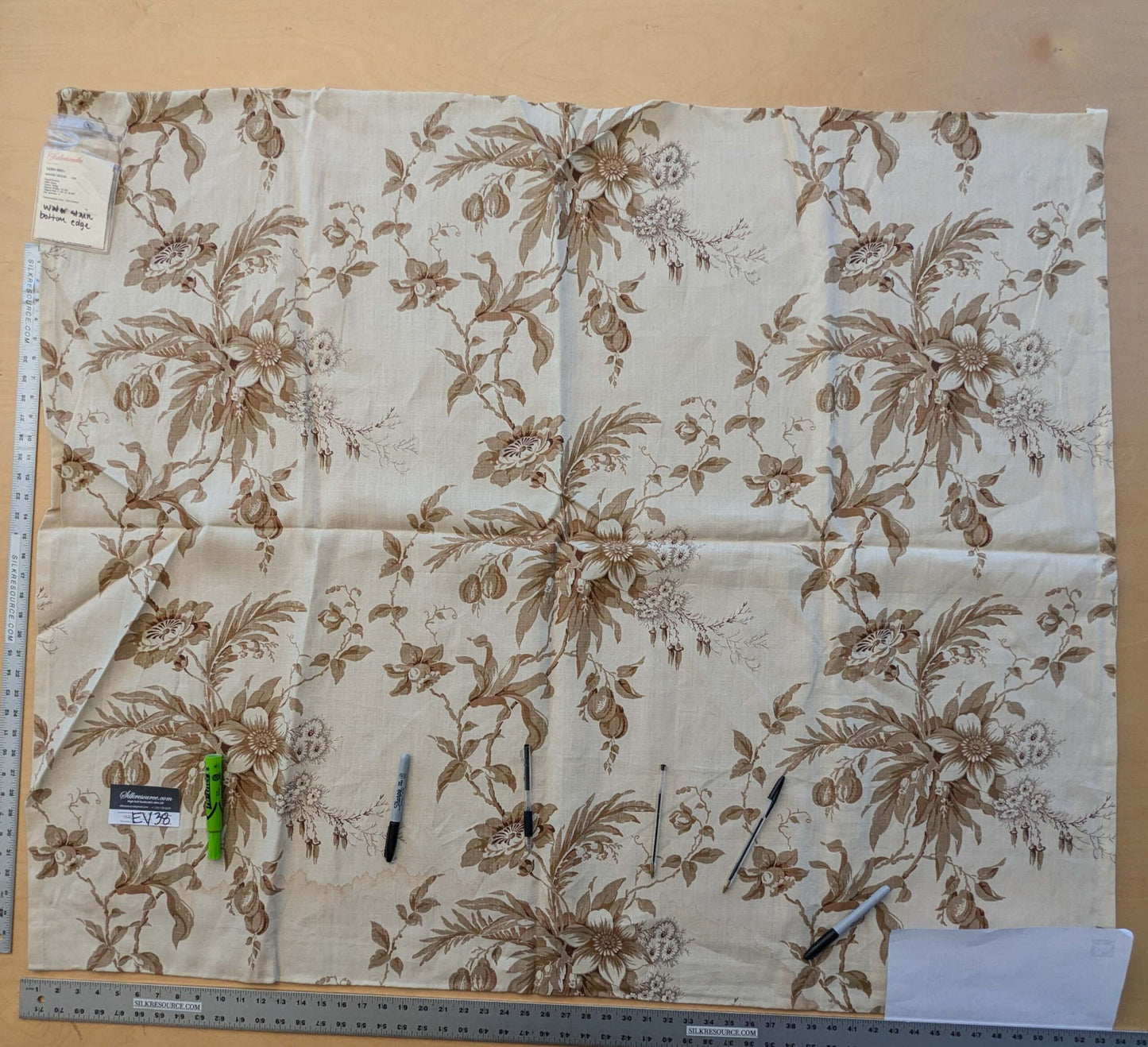 25 EV38 Scalamandre Bantry House Hand Printed Linen Brown Beige Floral 1.1y DEFECT