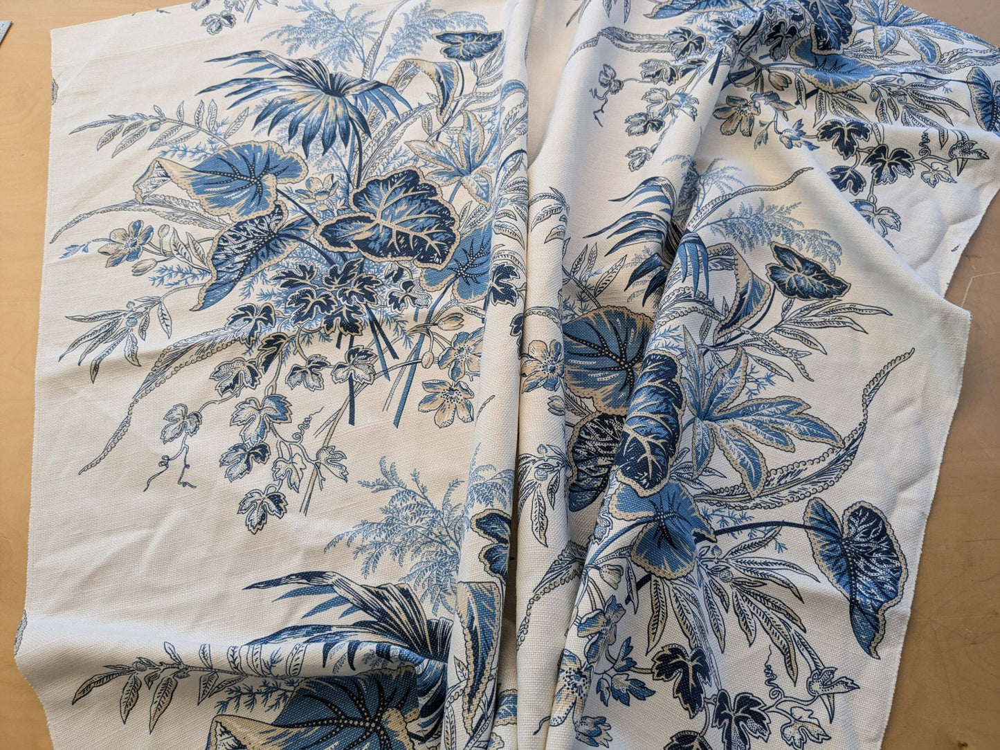 28 EV38 Thibaut Sweet Grass Blue Botanical foliage Tropical Blue White Cotton Linen 1.4y