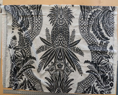 33 EV38 Scalamandre East India Bianco Nero Black White Printed Linen Damask 2.2y MSRP USD 440/Y
