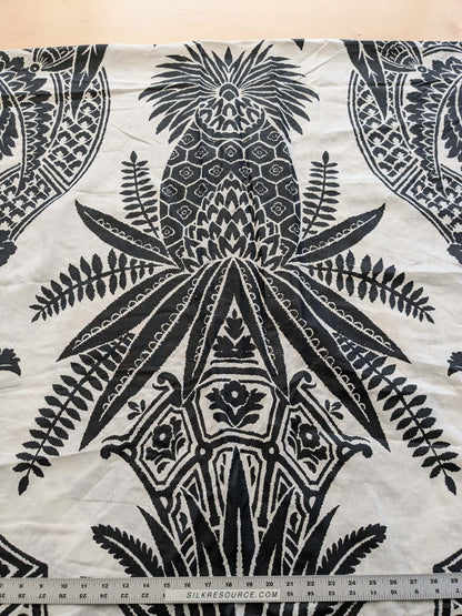 33 EV38 Scalamandre East India Bianco Nero Black White Printed Linen Damask 2.2y MSRP USD 440/Y