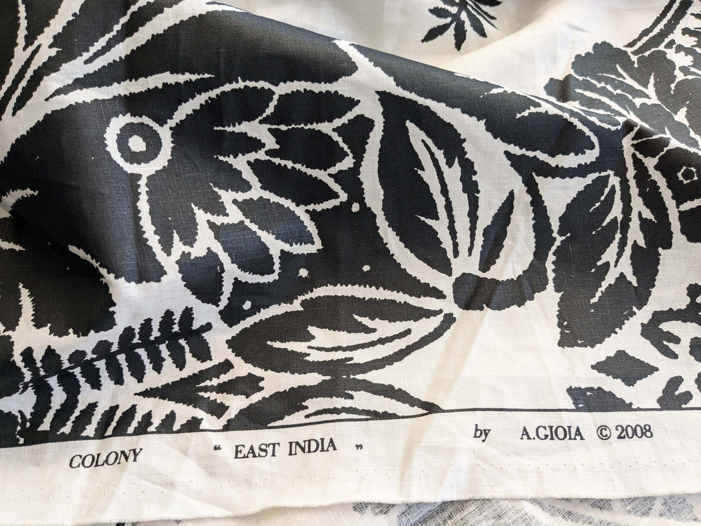 33 EV38 Scalamandre East India Bianco Nero Black White Printed Linen Damask 2.2y MSRP USD 440/Y