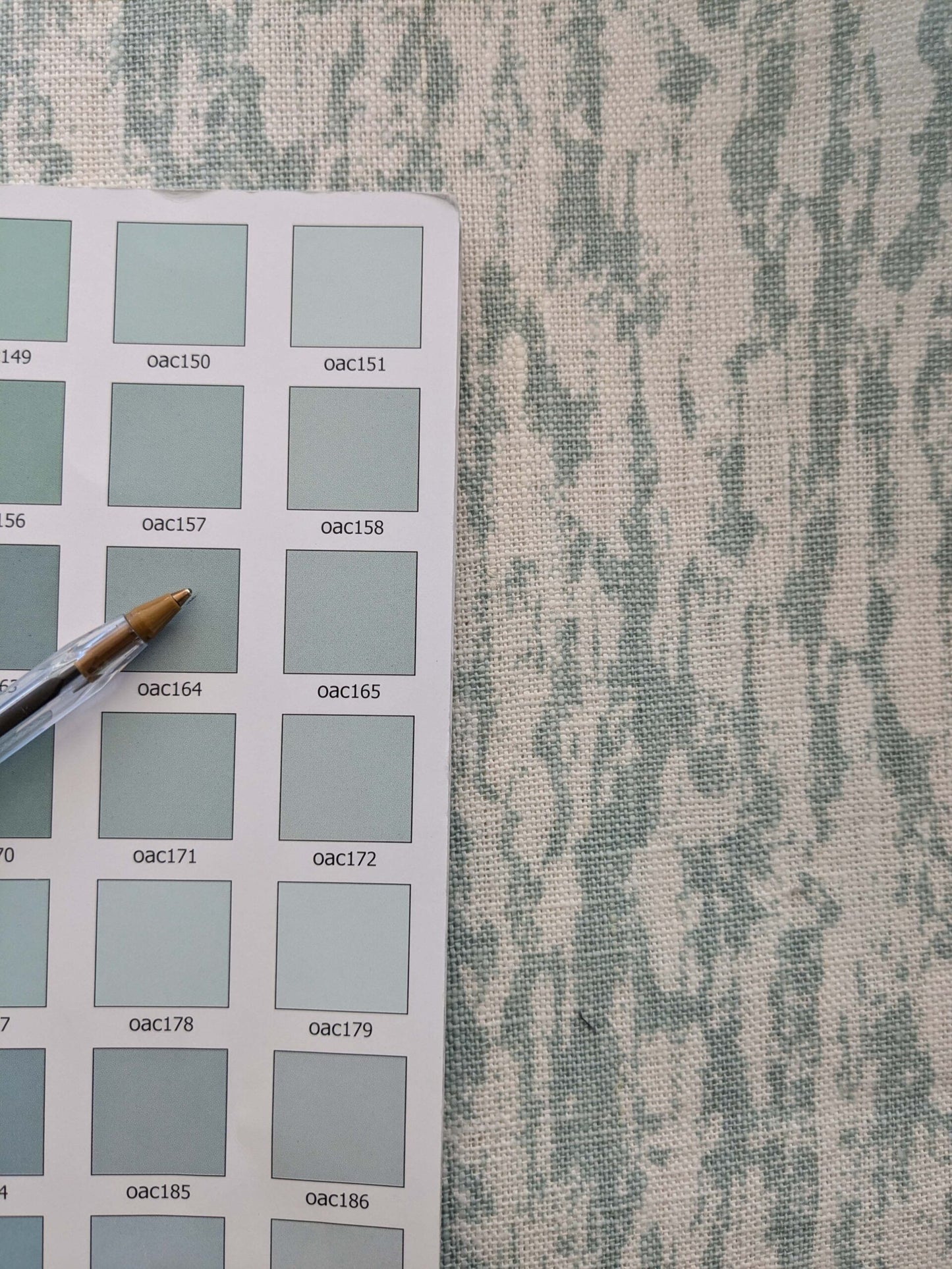 34 EV38 Scalamandre Strie Abstract Aqua White 2.1y