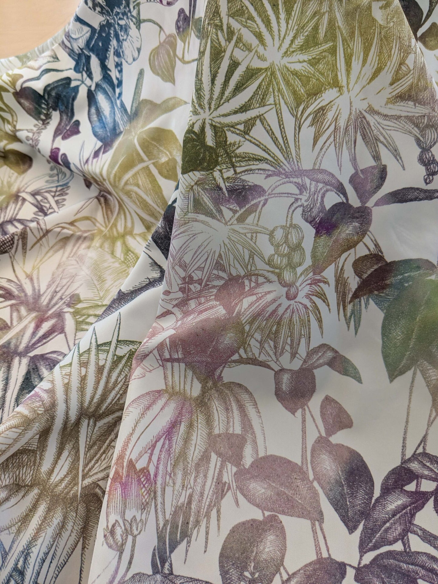 39 EV38 1.2y Christian Fischbacher Benu Splash Midnight Plum Jungle Bird Berry Purple Blue White Bird Floral Print Polyester MSRP USD 300+/y