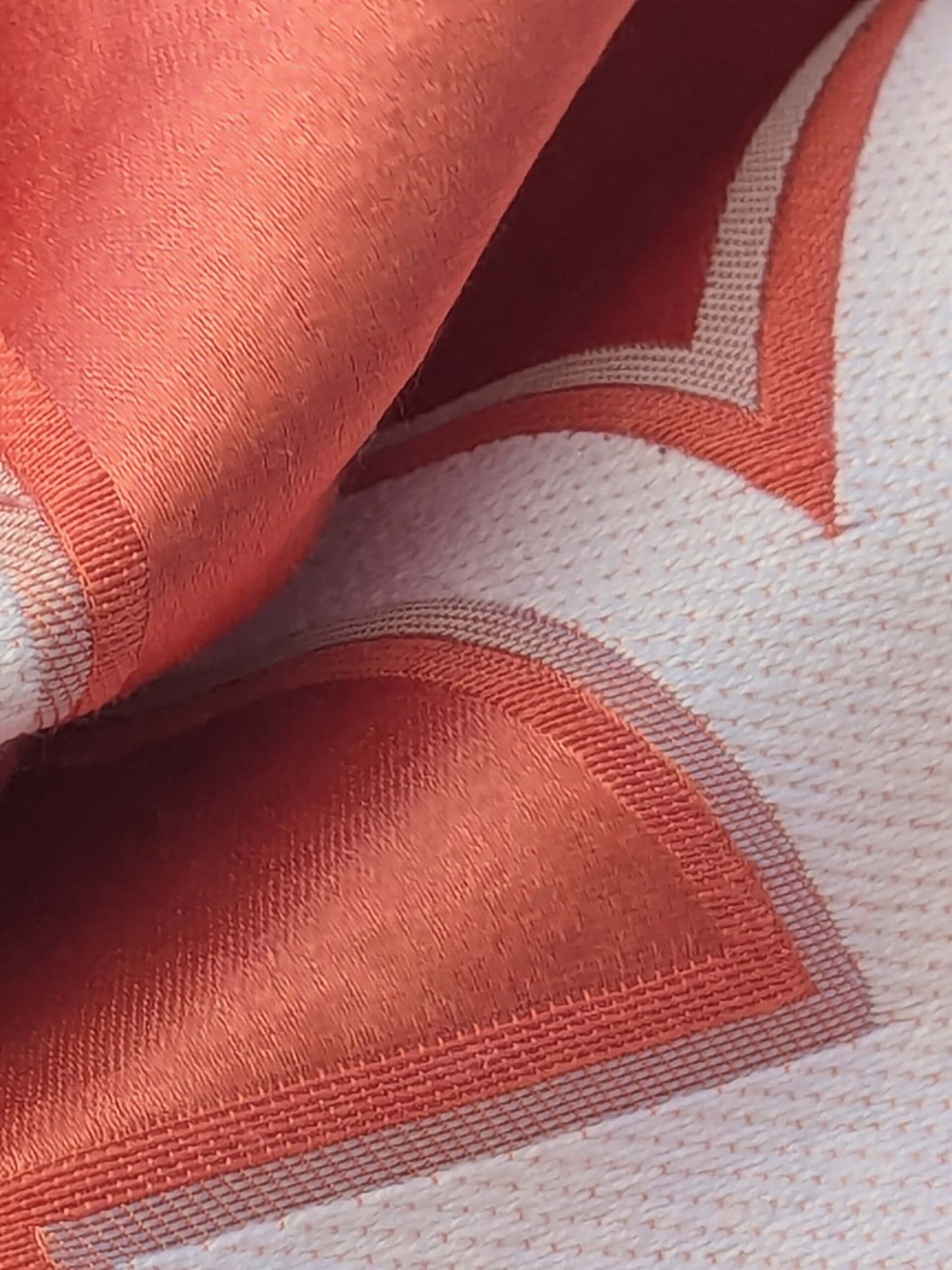 5 EV39 Scalamandre Circle Fret Coral Red White Jacquard Fretwork Lattice MSRP USD264/y 1.2y