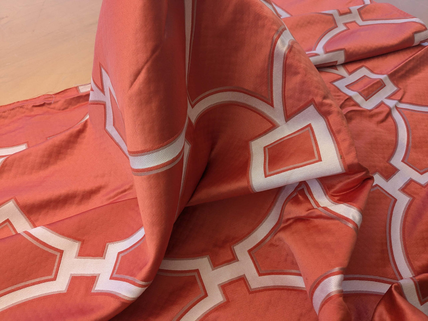 5 EV39 Scalamandre Circle Fret Coral Red White Jacquard Fretwork Lattice MSRP USD264/y 1.2y