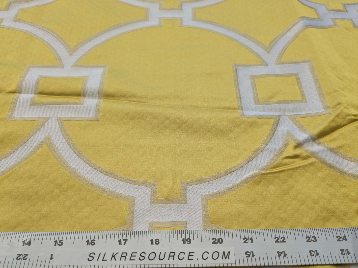 6 EV39 Scalamandre Circle Fret Forsythia White Jacquard Fretwork Lattice MSRP USD264/y 1.2y