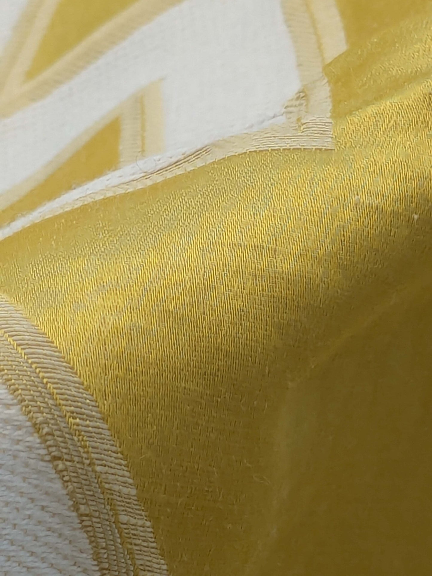 6 EV39 Scalamandre Circle Fret Forsythia White Jacquard Fretwork Lattice MSRP USD264/y 1.2y