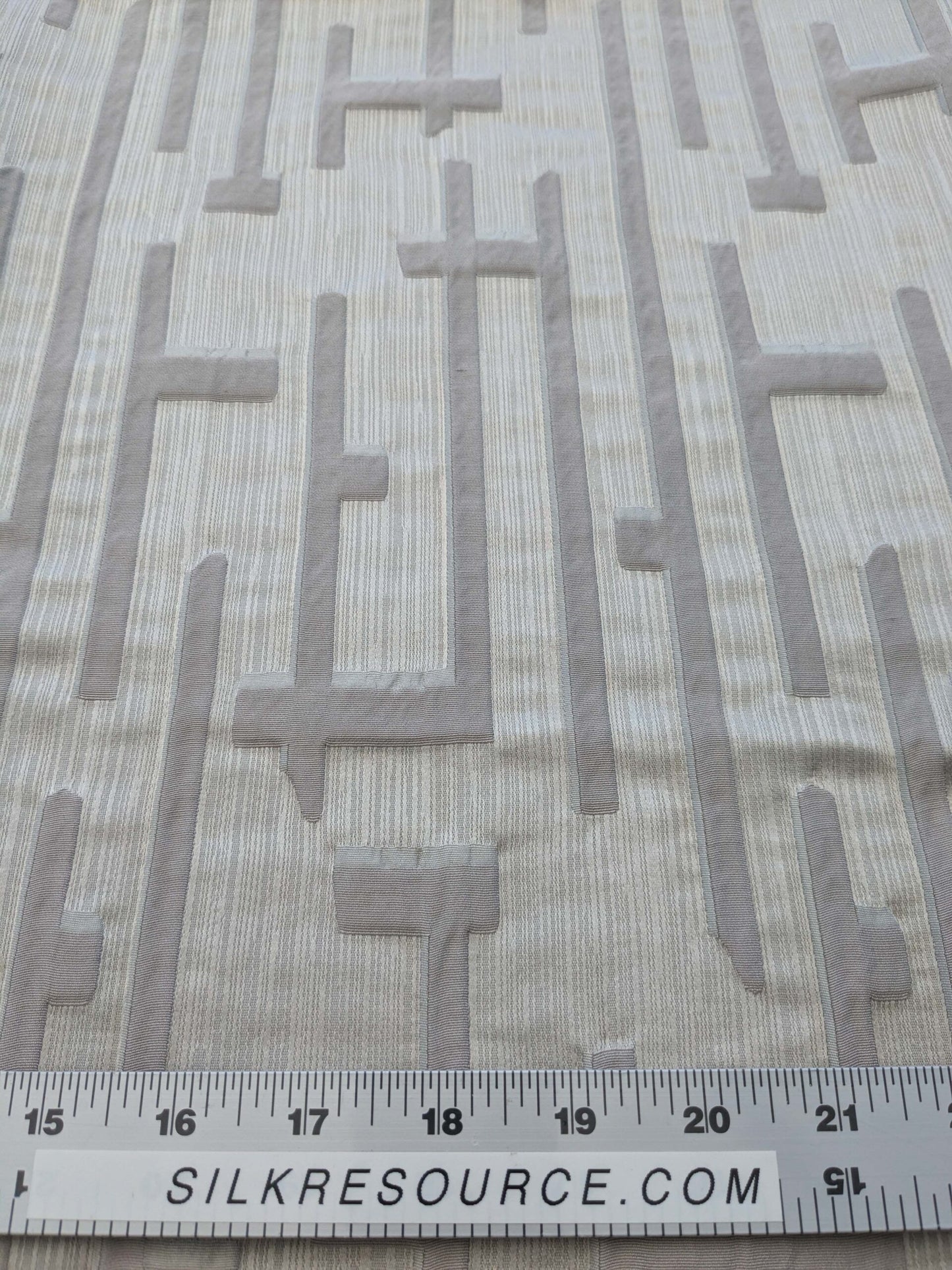 9 EV39 2.4y Scalamandre Tableau Glacier Gray Jacquard Geometric Graphic MSRP USD330/y