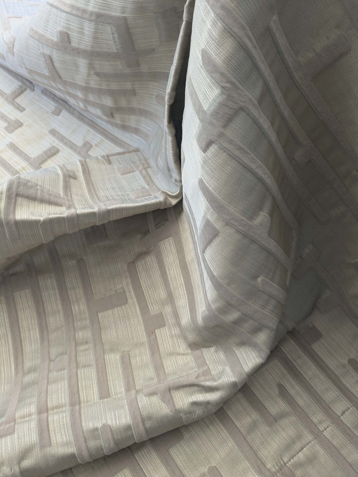 9 EV39 2.4y Scalamandre Tableau Glacier Gray Jacquard Geometric Graphic MSRP USD330/y