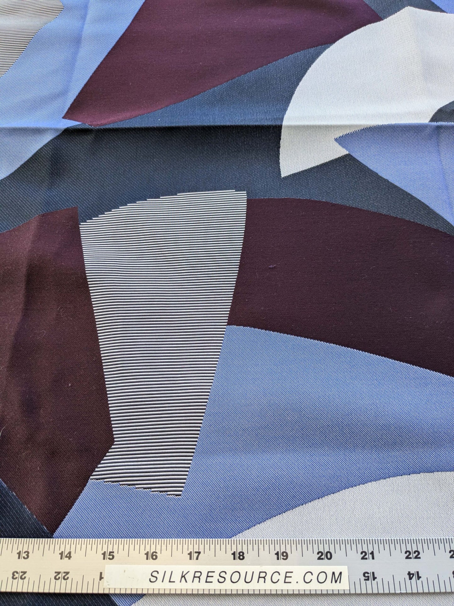 13 EV39 1.3y Lelievre Paris Allure M1 Casual Blue Red White Large Jacquard Abstract Graphic MSRP USD574/y