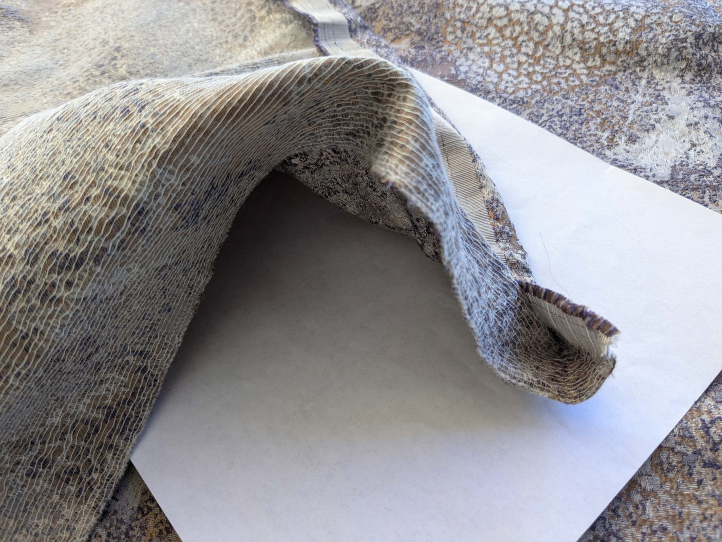 14 EV39 1.4y Scalamandre Old World Weavers Luminescence Amethyst Large Jacquard Abstract Gray MSRP USD 452/y