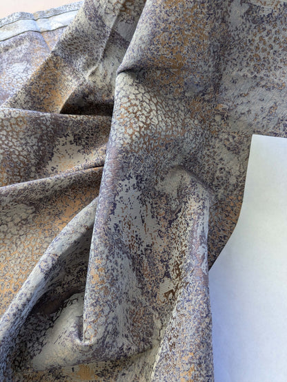 14 EV39 1.4y Scalamandre Old World Weavers Luminescence Amethyst Large Jacquard Abstract Gray MSRP USD 452/y