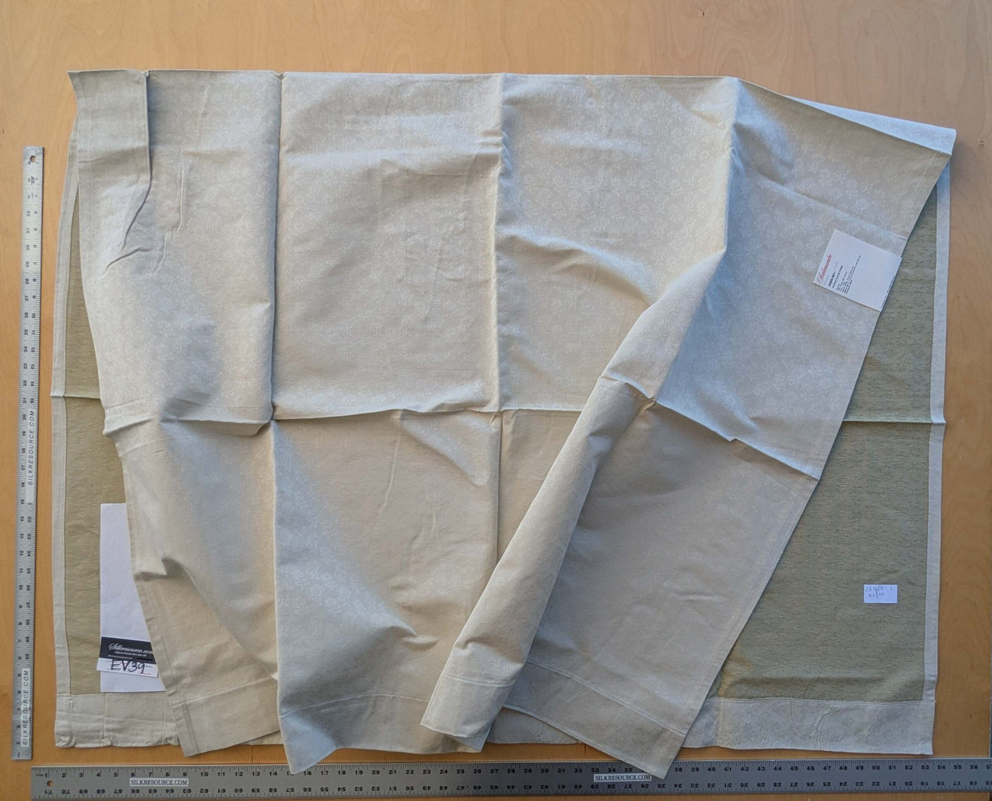 20 EV39 2.4y Scalamandre Petite Fleur Strie Ivory Damask  Floral Cotton Viscose Solid