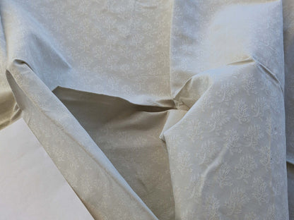 20 EV39 2.4y Scalamandre Petite Fleur Strie Ivory Damask  Floral Cotton Viscose Solid