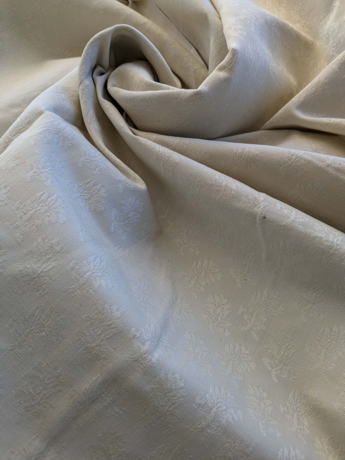 20 EV39 2.4y Scalamandre Petite Fleur Strie Ivory Damask  Floral Cotton Viscose Solid