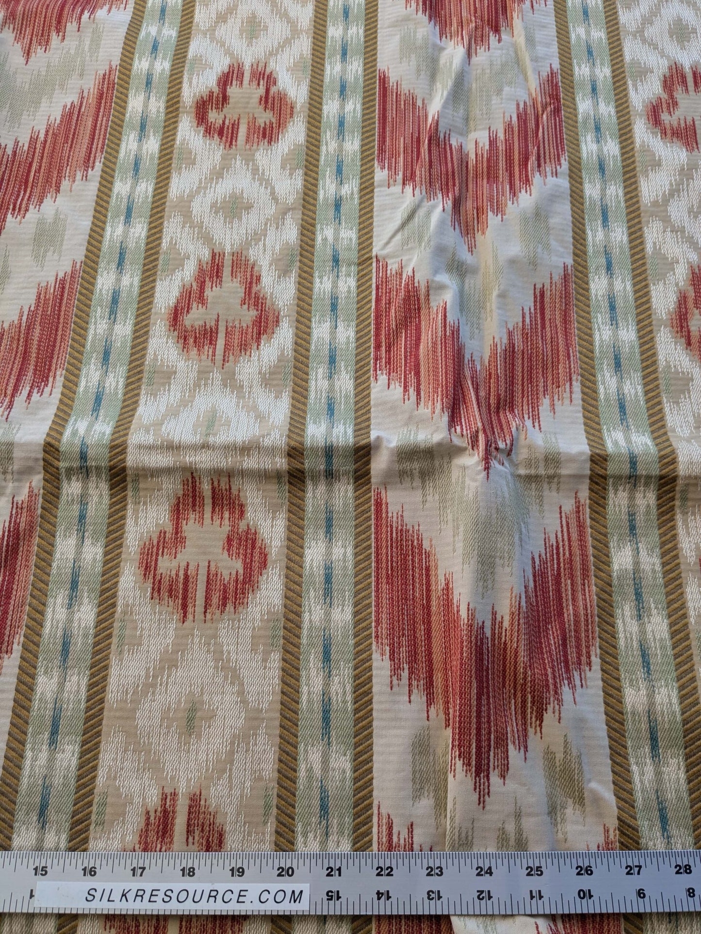 21 EV39 2.4y Scalamandre Lisere Ungherese Rigato Rosso Ikat Stripe