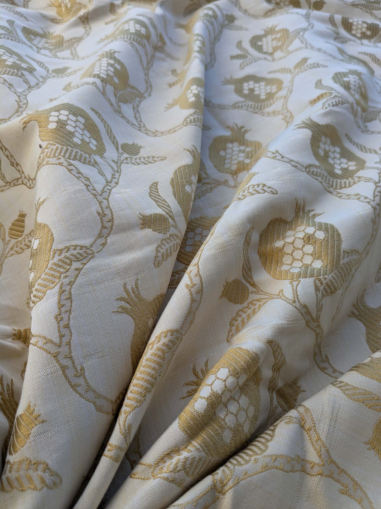 22 EV39 2yards Colony Melograno Coordinato Gold Beige Floral Lampas Fruits Upholstery fabric