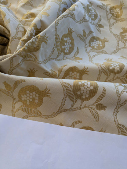 22 EV39 2yards Colony Melograno Coordinato Gold Beige Floral Lampas Fruits Upholstery fabric