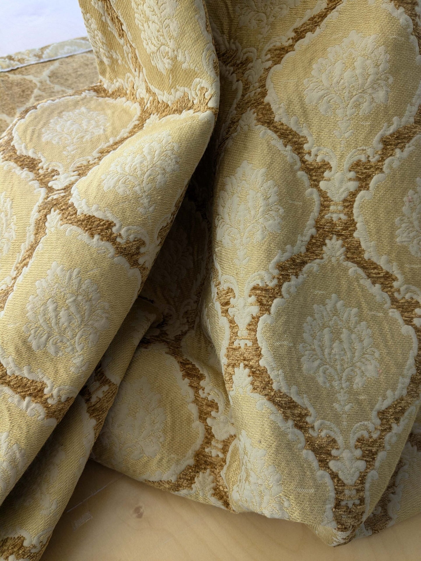 23 EV39 2.2 yards Scalamandre Ecussons Gold Medallion Artichoke Art Deco Renaissance Heavy MSRP USD480/y