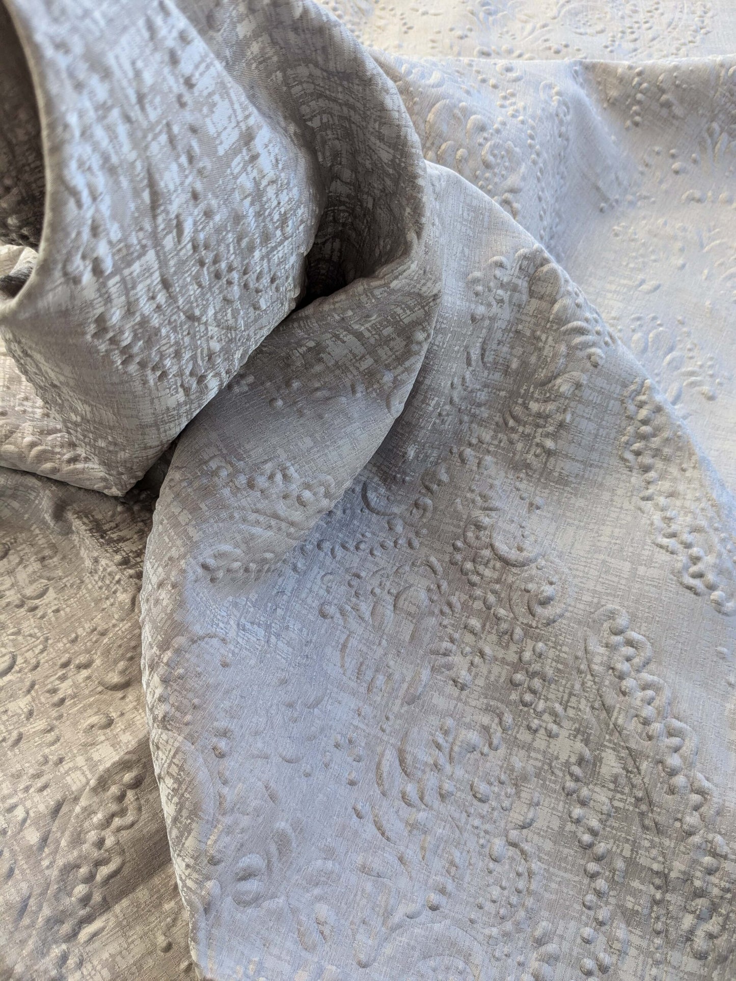 4 EV40 2.4 yards x 54"  Scalamandre Jacquard Gray Medallion Art Deco Pebbled Raised Abstract