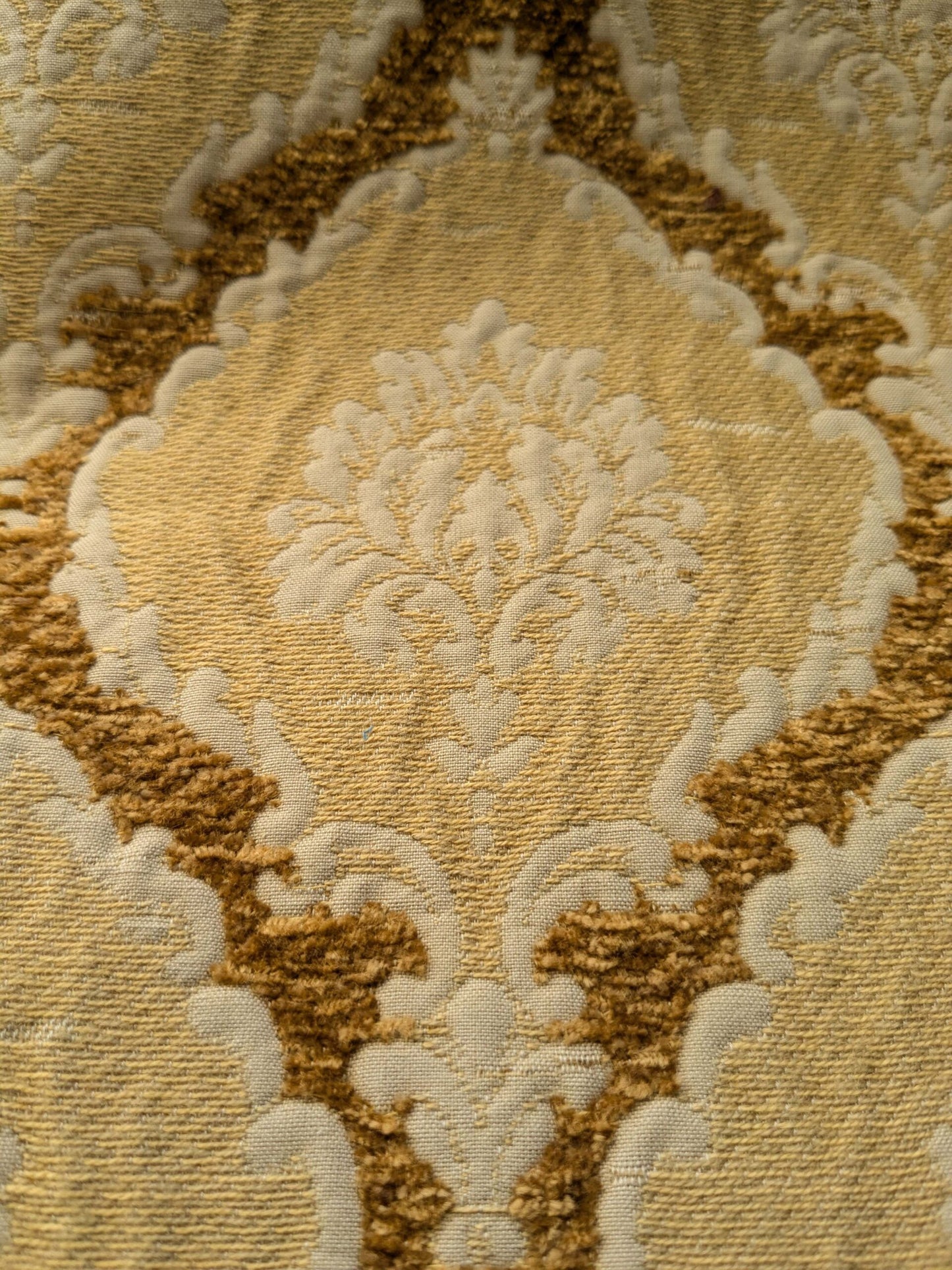 17 EV40 2.4yards x 52"W Scalamandre Ecussons Gold Medallion Artichoke Art Deco Renaissance Heavy MSRP USD480/y