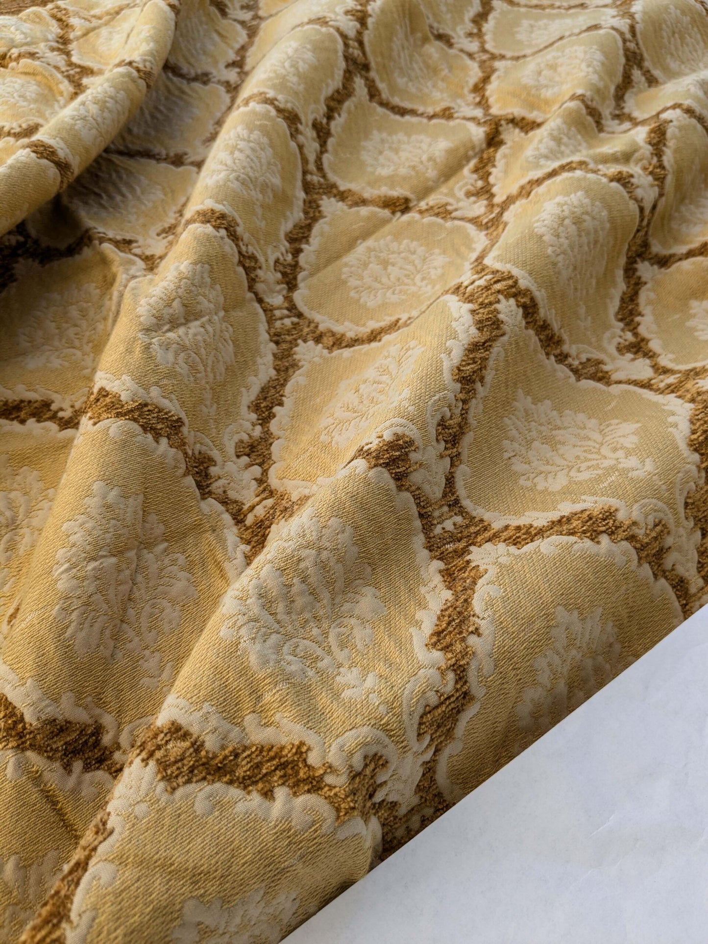 17 EV40 2.4yards x 52"W Scalamandre Ecussons Gold Medallion Artichoke Art Deco Renaissance Heavy MSRP USD480/y