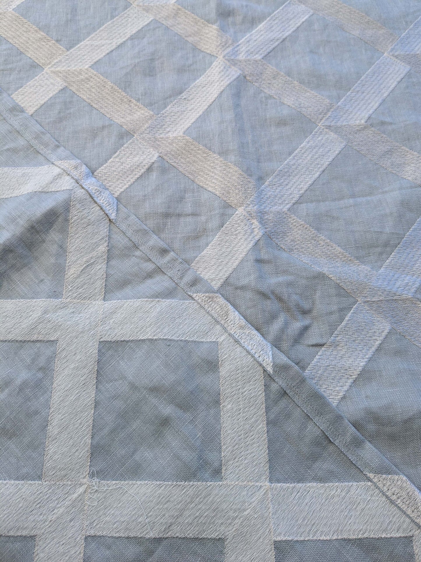 5 EV41 1.2yd x 51"w Scalamandre Lattice Embroidery Zinc Gray Linen Viscose Diamond Geometry