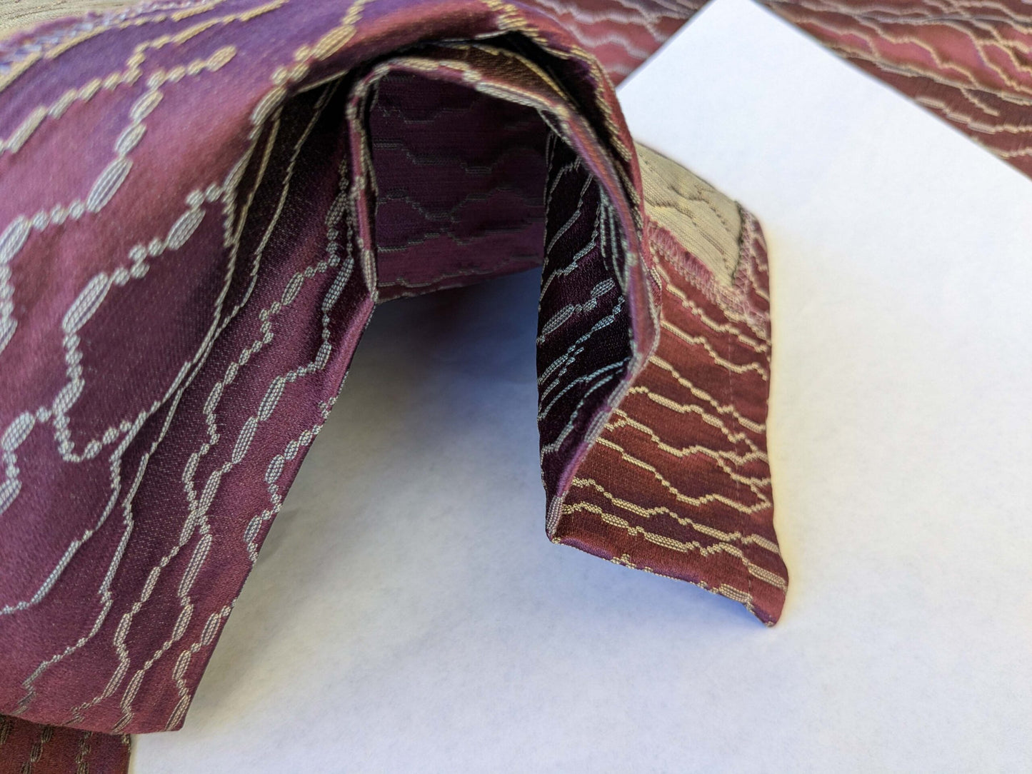 9 EV42 1.7y x 50"wScalamandre Sophie Onde Eggplant Purple Campagna Collection Art Deco Abstract