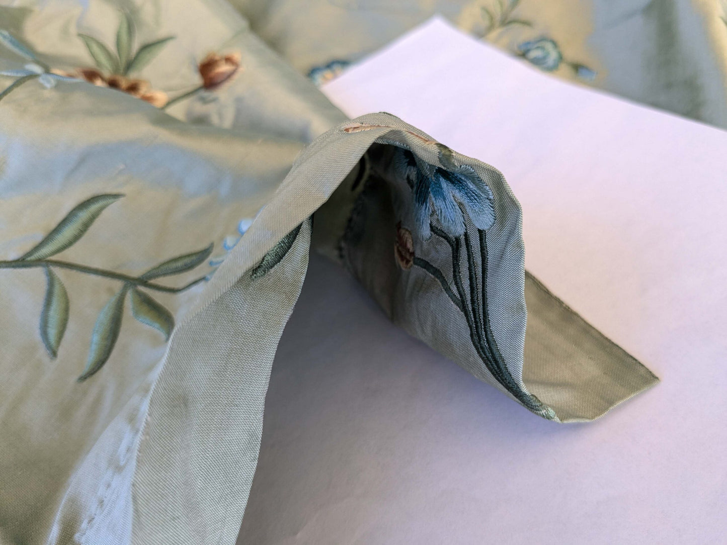 10 EV42 2.4y x 54"w Scalamandre Chahna in Day Lily Gray Silk Embroidery Blue Green Brown daisy Rose Vine &amp; Flower MSRP USD344/y