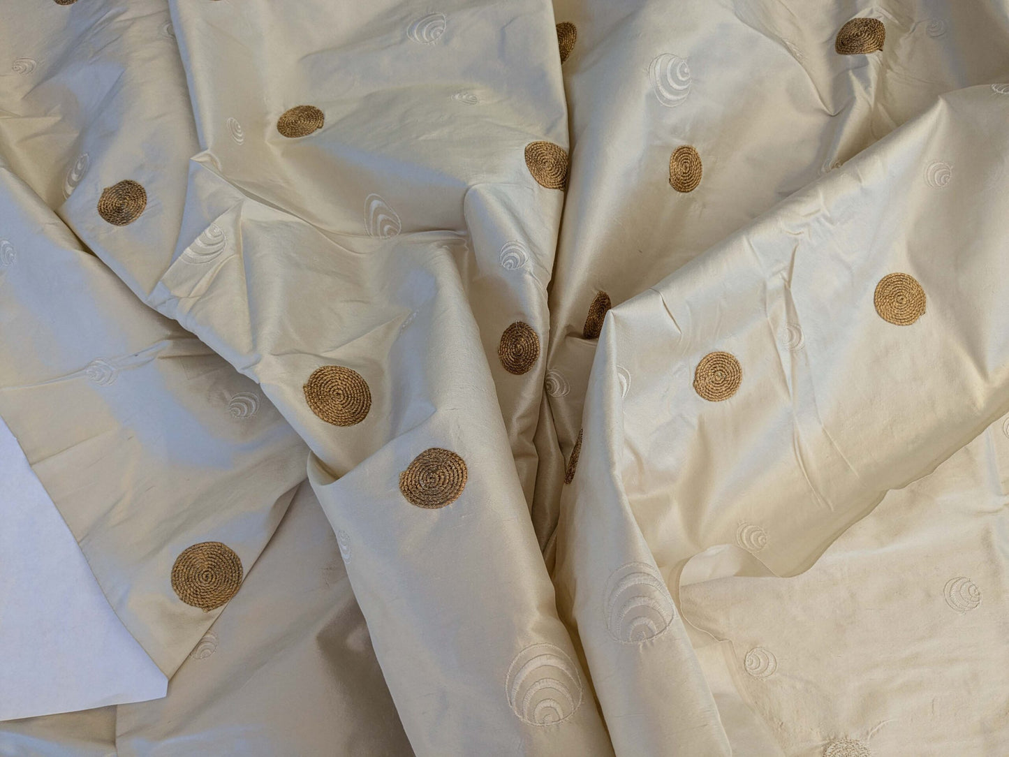 24 EV42 2.4y x 53"w Scalamandre Colony Roma Hokkaido Beige Embroidery Silk Dot Circle Brown