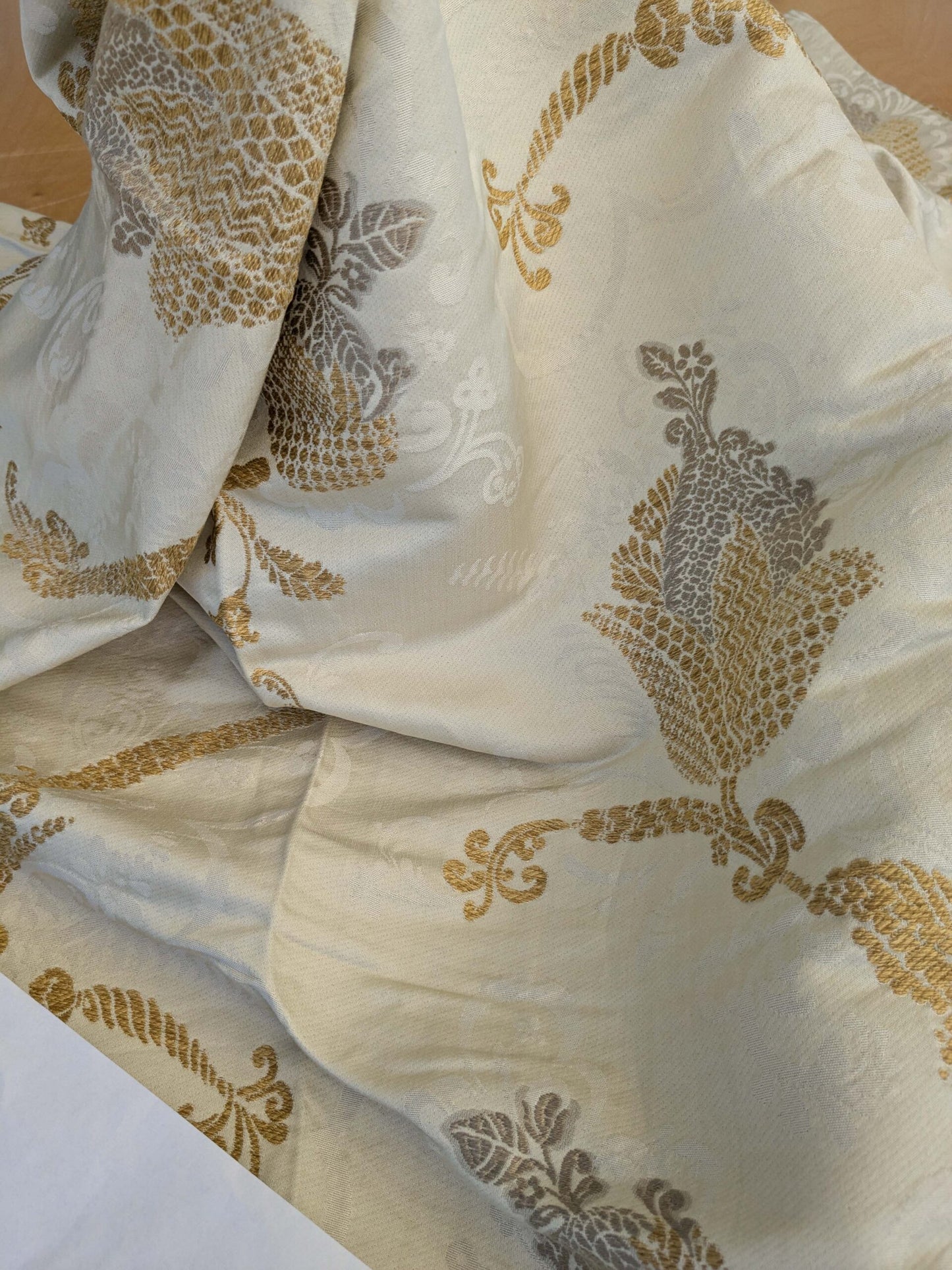 25 EV42 2.4y x 52"w Scalamandre Colony Vivaldi Silver Gold on Ivory Silk Lampas Botanical Foliage MSRP USD 640/y