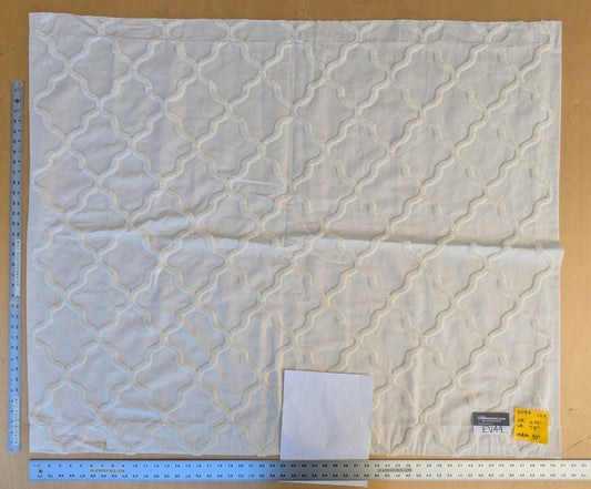 7 EV44 1.2y x 54"w Scalamandre Fonthill Astley Boucle White Cream Diamond Ogee MSRP USD 338/Y