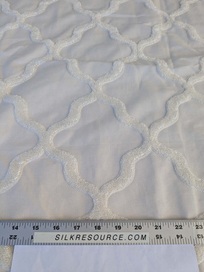 7 EV44 1.2y x 54"w Scalamandre Fonthill Astley Boucle White Cream Diamond Ogee MSRP USD 338/Y