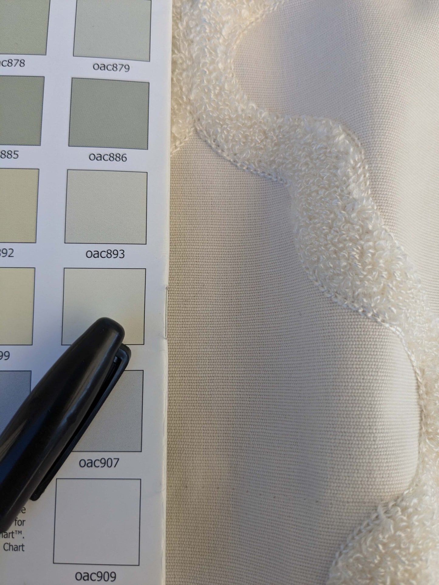 7 EV44 1.2y x 54"w Scalamandre Fonthill Astley Boucle White Cream Diamond Ogee MSRP USD 338/Y