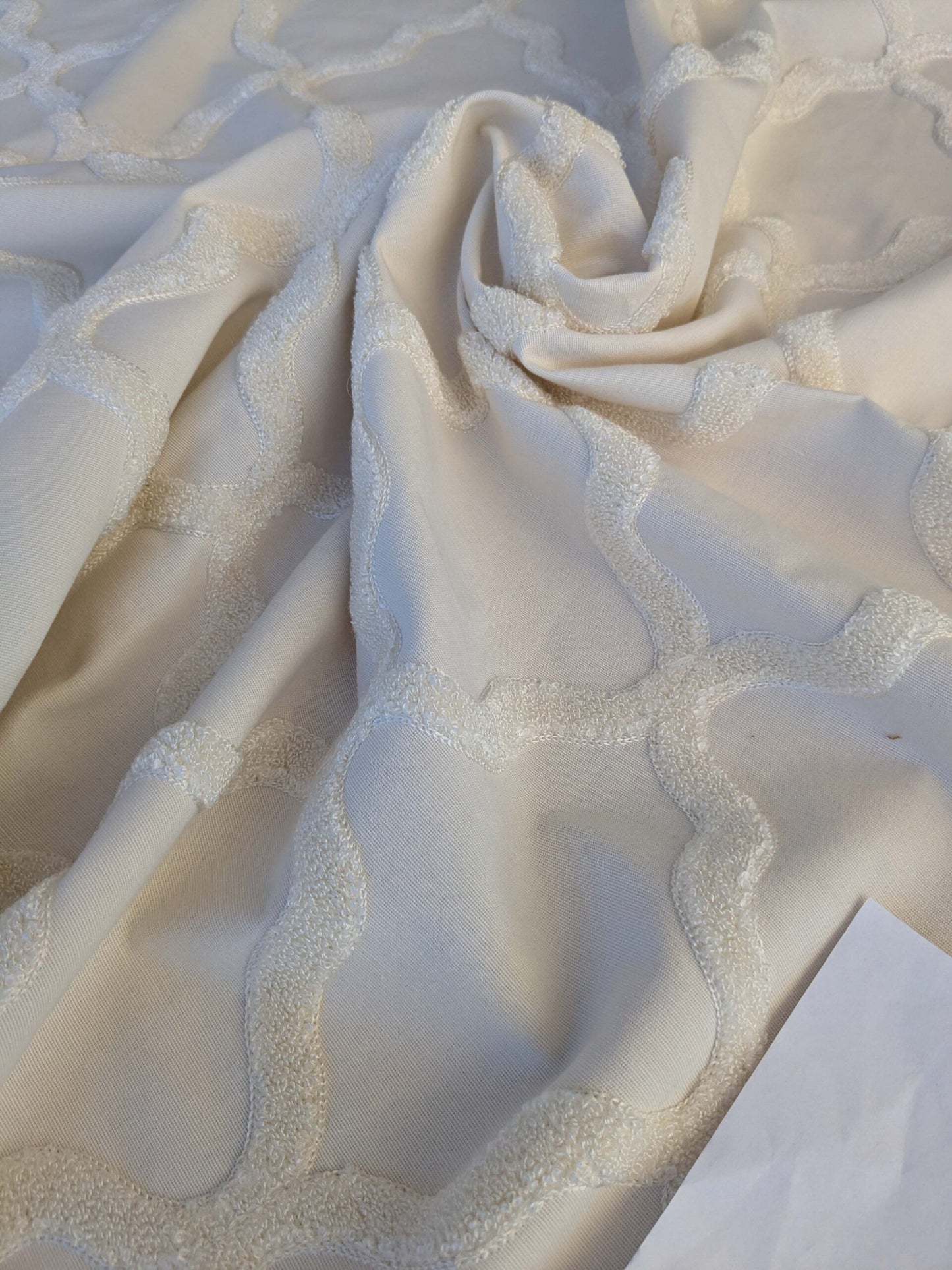 7 EV44 1.2y x 54"w Scalamandre Fonthill Astley Boucle White Cream Diamond Ogee MSRP USD 338/Y